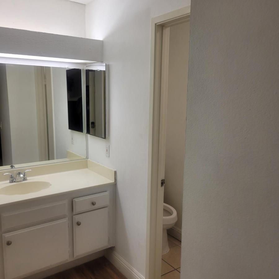 Private Room With Private Bath Риалто Екстериор снимка