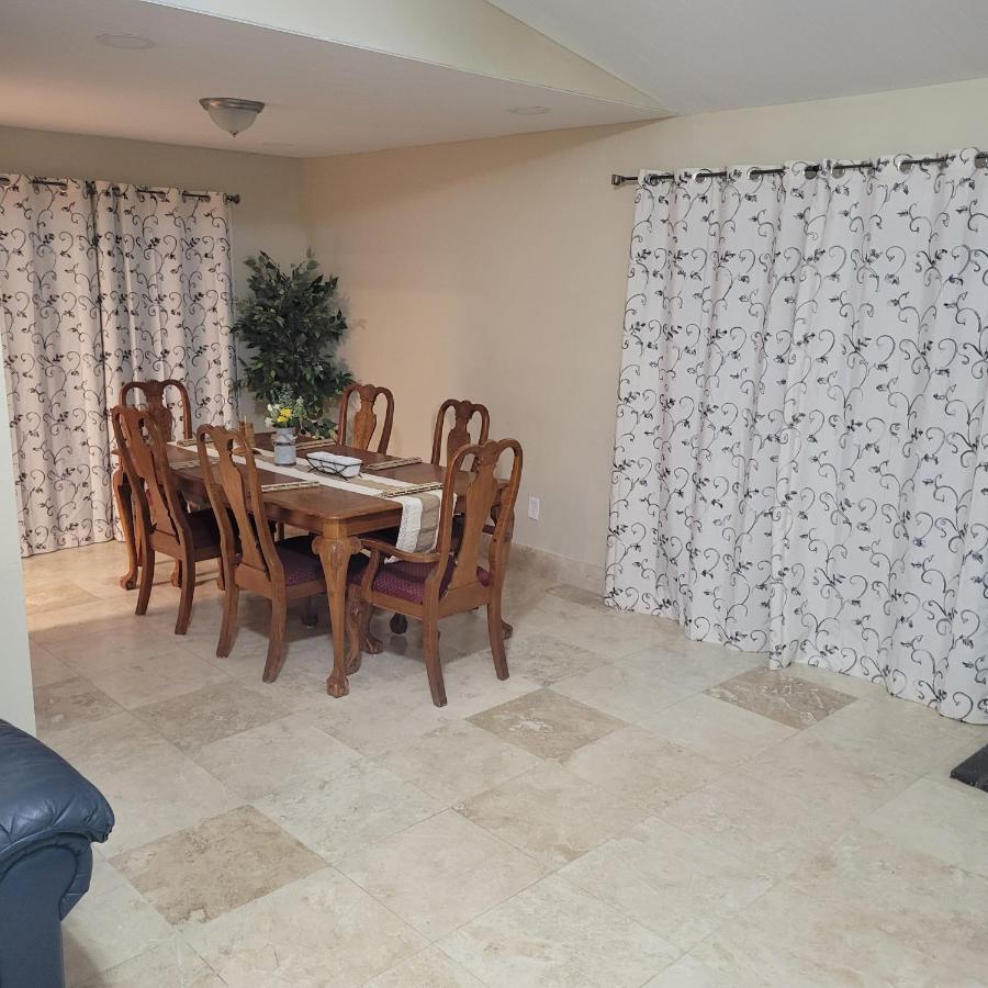 Private Room With Private Bath Риалто Екстериор снимка