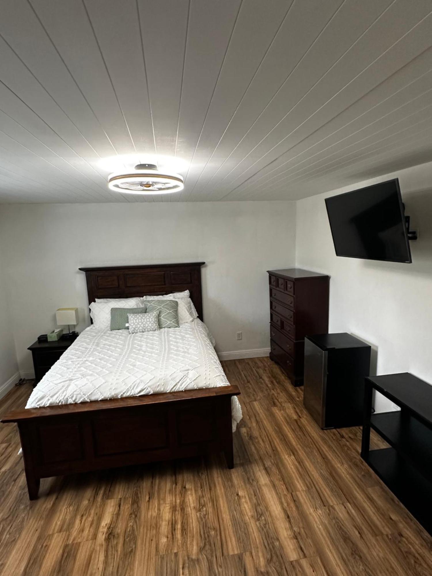 Private Room With Private Bath Риалто Екстериор снимка