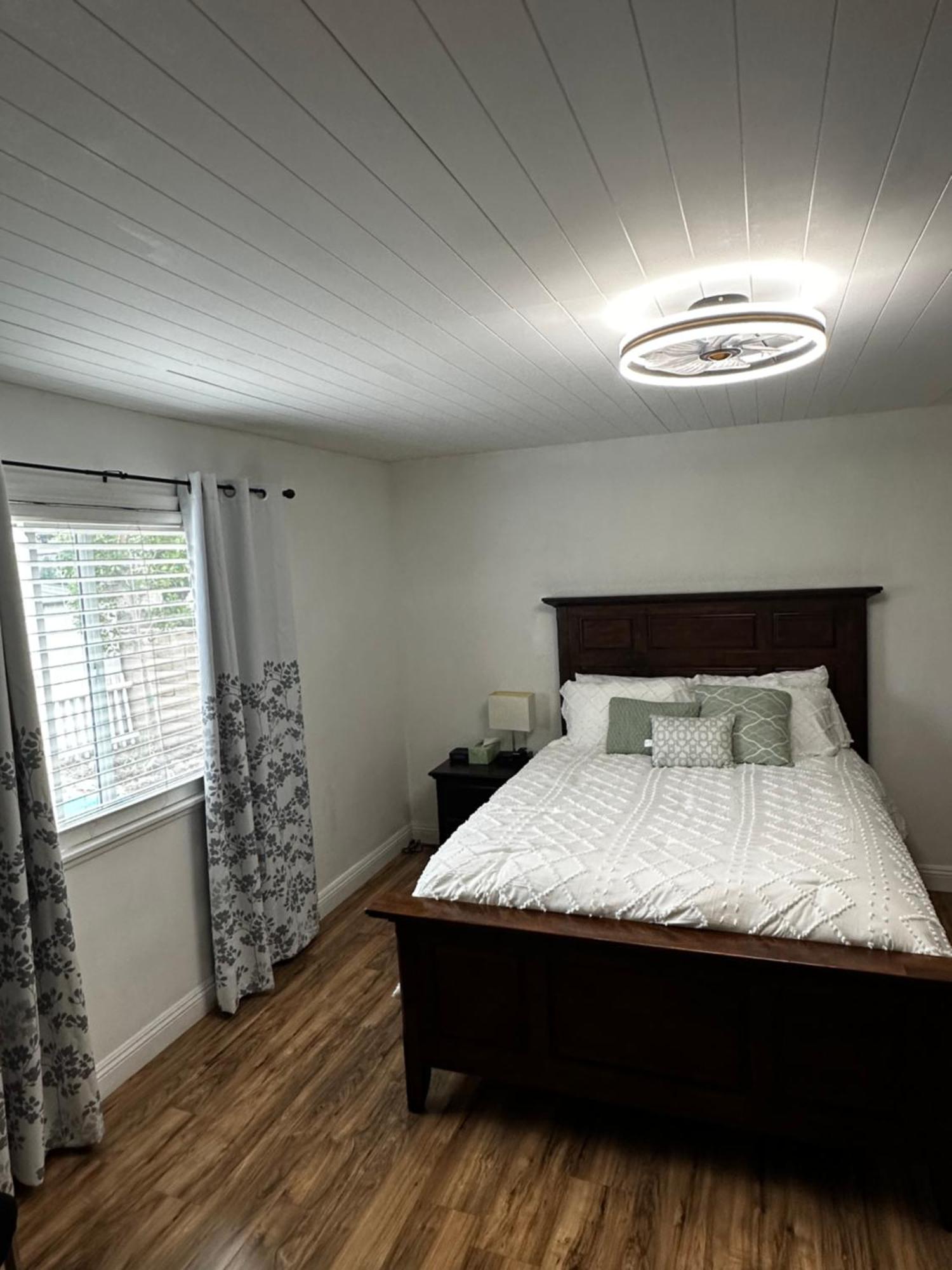 Private Room With Private Bath Риалто Екстериор снимка